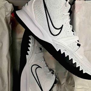 Kyrie 7 size 11.5